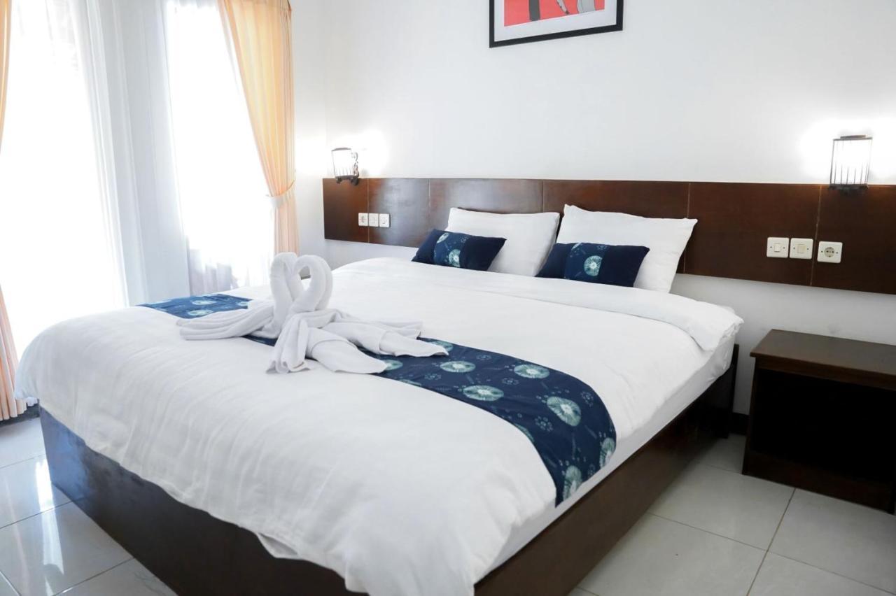 Balkondes Kenalan Hotel Magelang Buitenkant foto