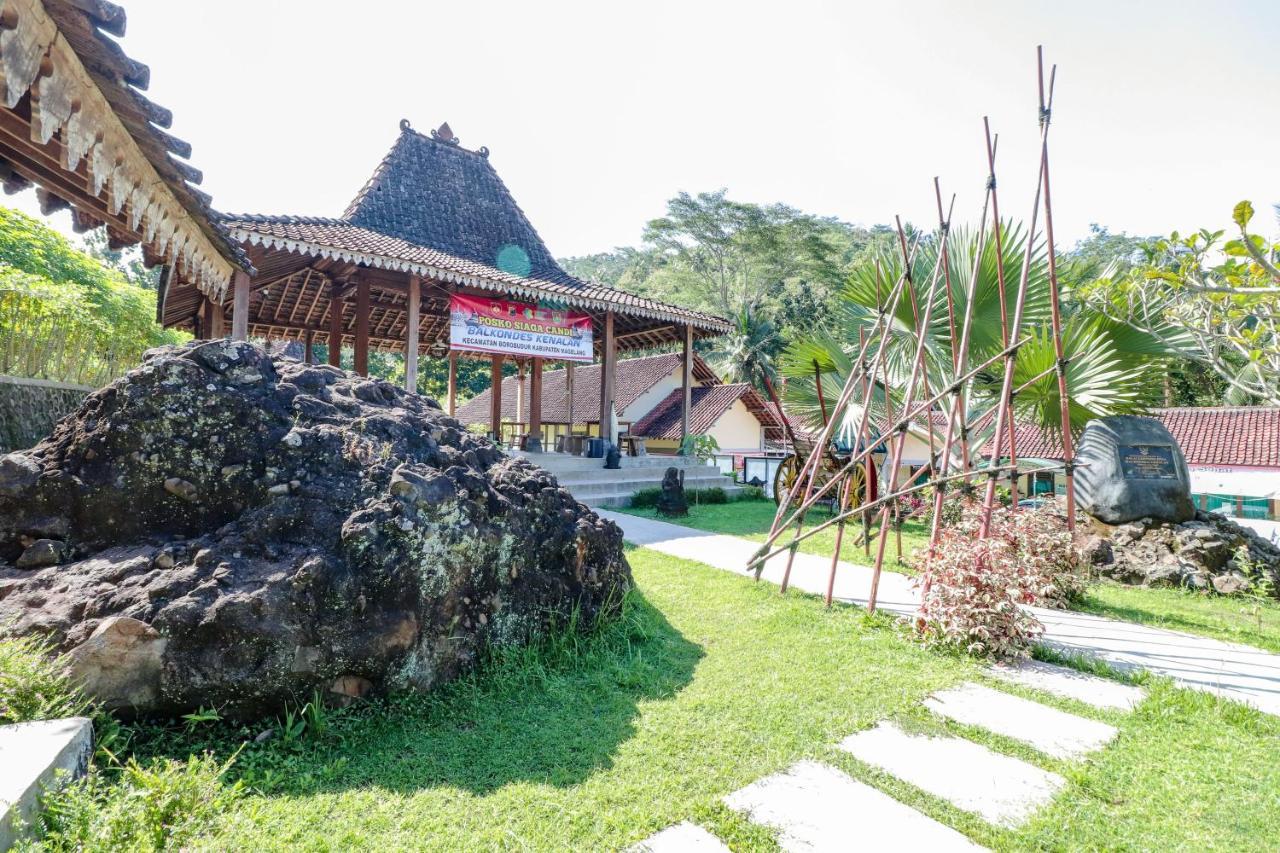 Balkondes Kenalan Hotel Magelang Buitenkant foto