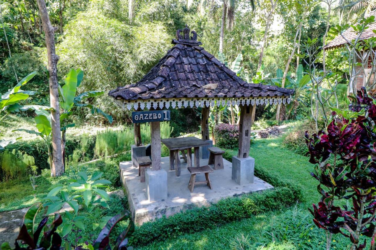 Balkondes Kenalan Hotel Magelang Buitenkant foto