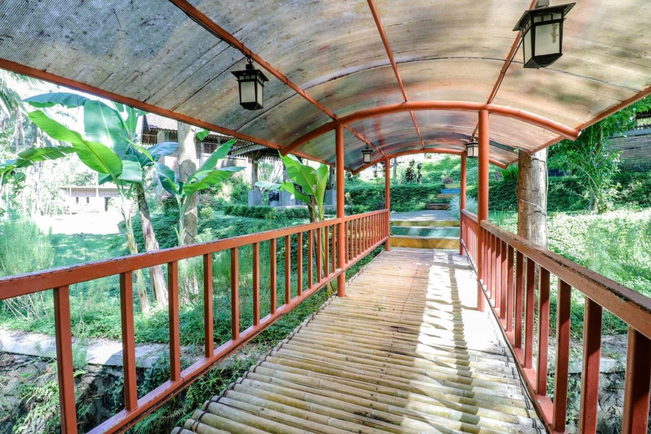 Balkondes Kenalan Hotel Magelang Buitenkant foto