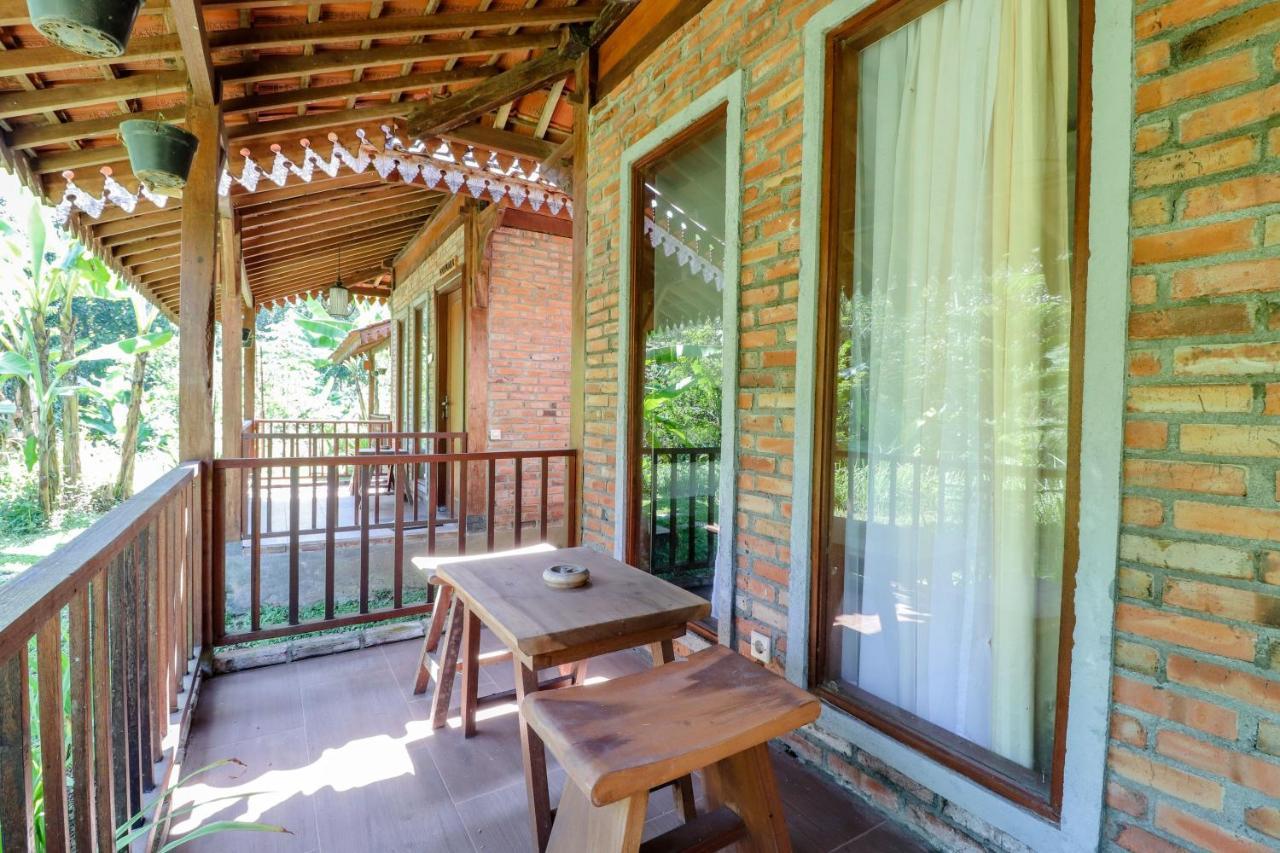 Balkondes Kenalan Hotel Magelang Buitenkant foto